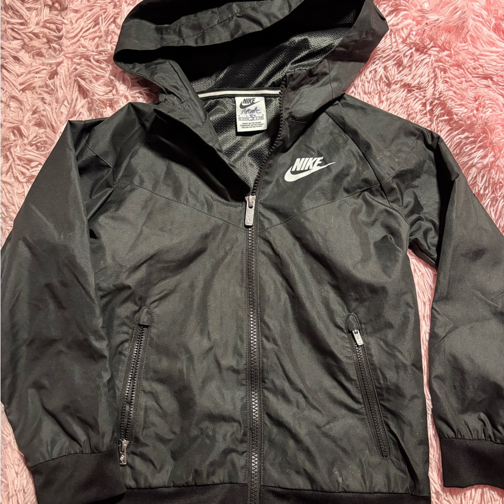 Nike Black Raincoat Water-Resistant Hooded Design